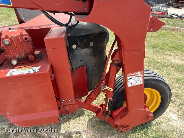 image for item EJ3586 2010 New Holland H6830 disc mower