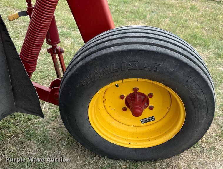 image for item EJ3586 2010 New Holland H6830 disc mower