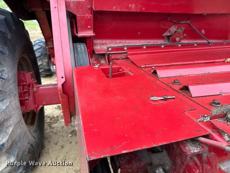 image for item EJ3605 1991 Case IH 1680 Axial-Flow combine