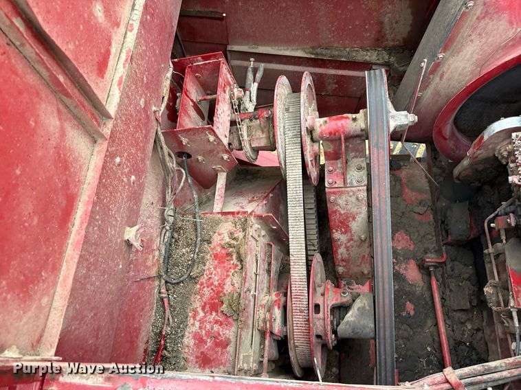 image for item EJ3605 1991 Case IH 1680 Axial-Flow combine