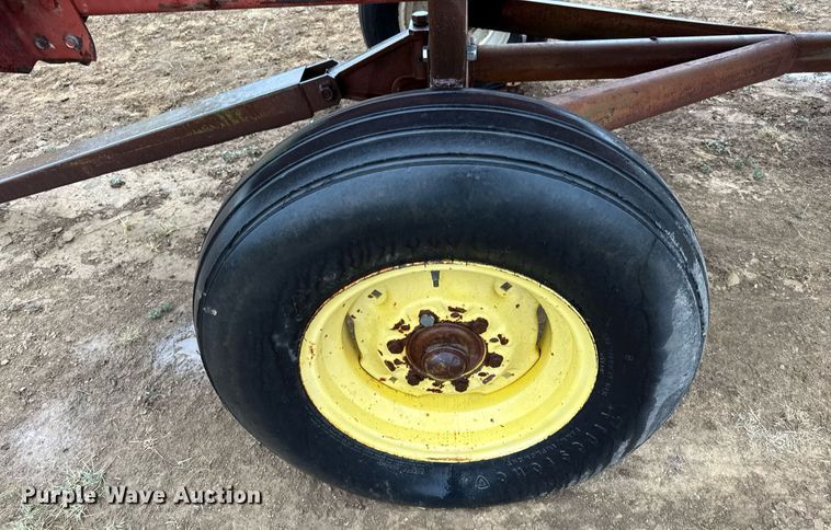 image for item EJ3606 1995 Case 1010 rigid head