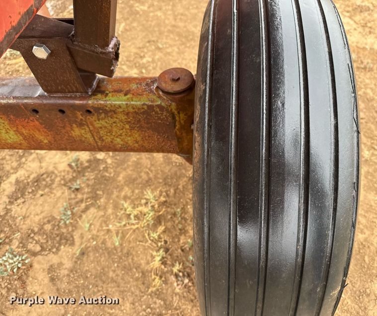 image for item EJ3606 1995 Case 1010 rigid head