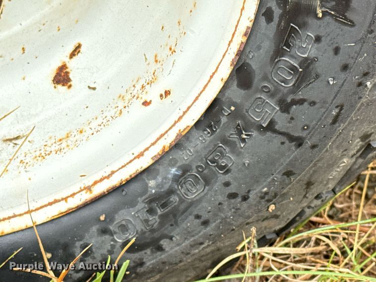 image for item EJ3607 1992 Case 1010 rigid head