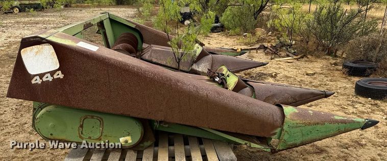 image for item EJ3608 John Deere 444 corn head