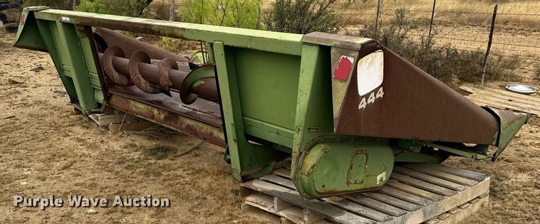 image for item EJ3608 John Deere 444 corn head
