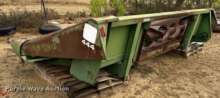 image for item EJ3608 John Deere 444 corn head