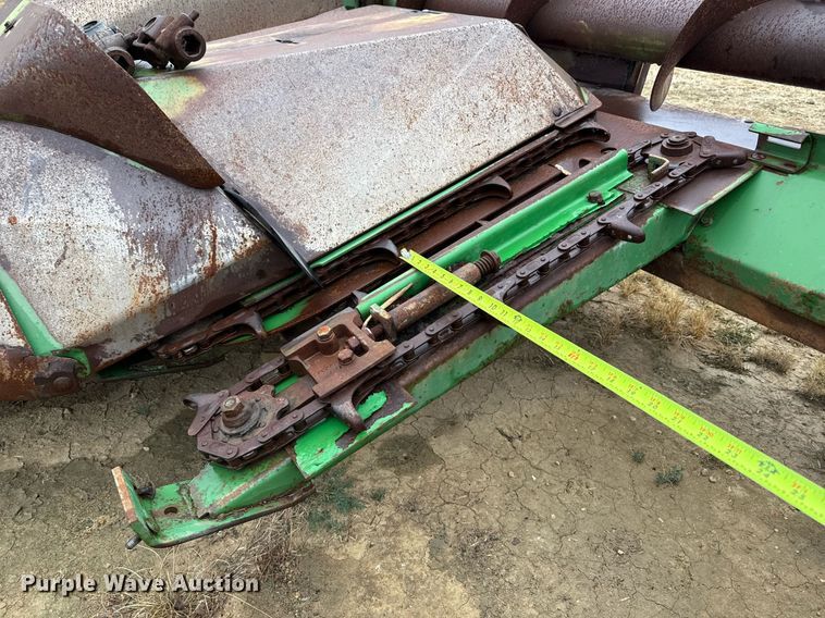 image for item EJ3608 John Deere 444 corn head