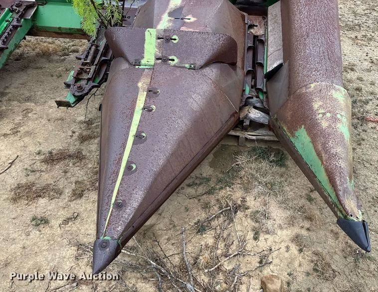 image for item EJ3608 John Deere 444 corn head