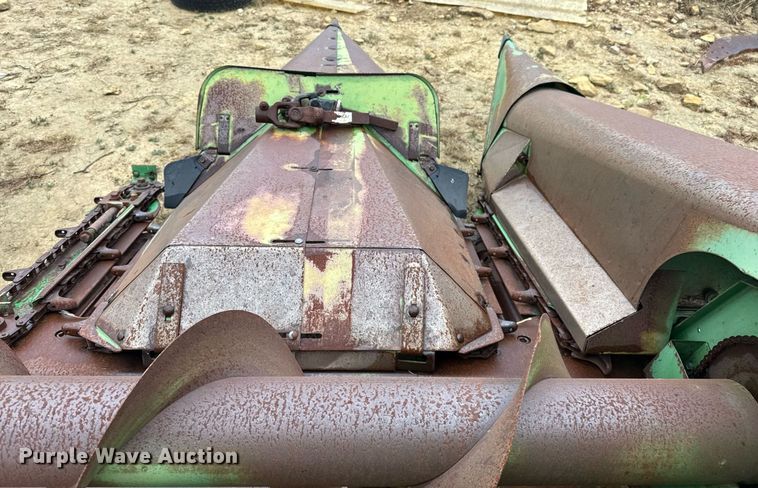 image for item EJ3608 John Deere 444 corn head