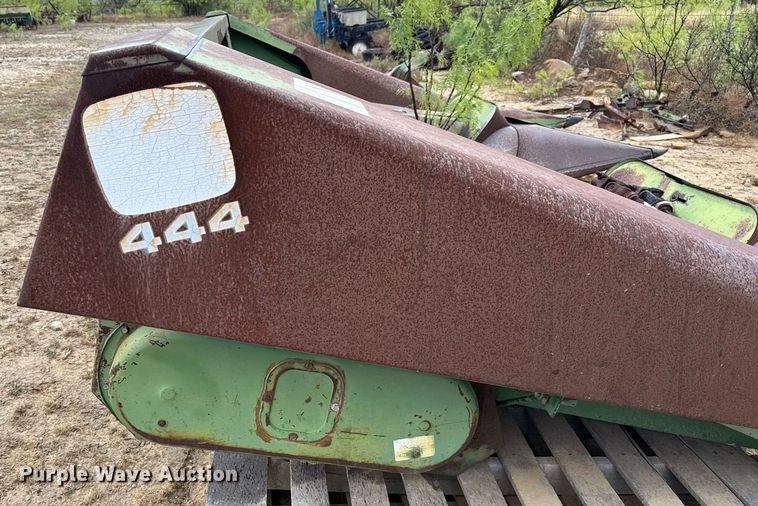 image for item EJ3608 John Deere 444 corn head