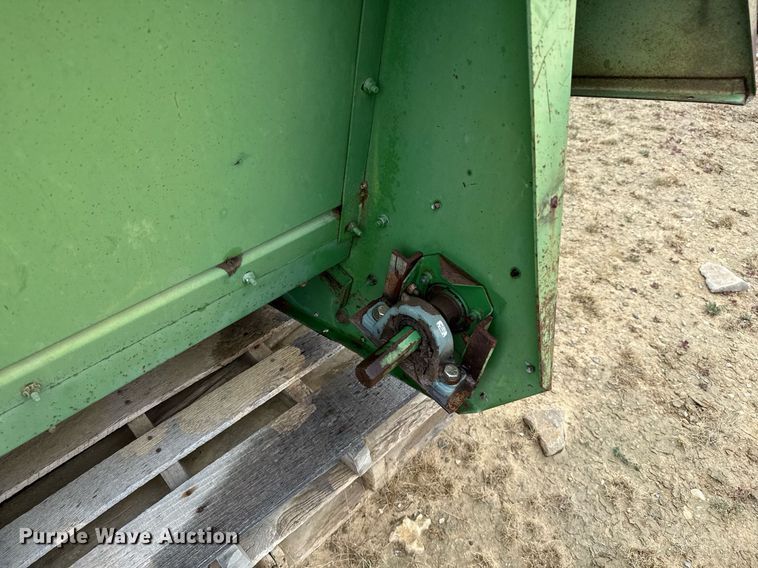 image for item EJ3608 John Deere 444 corn head