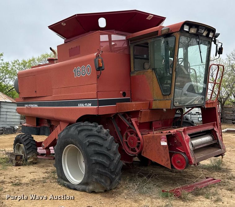 image for item EJ3610 1988 Case IH 1680 Axial-Flow combine