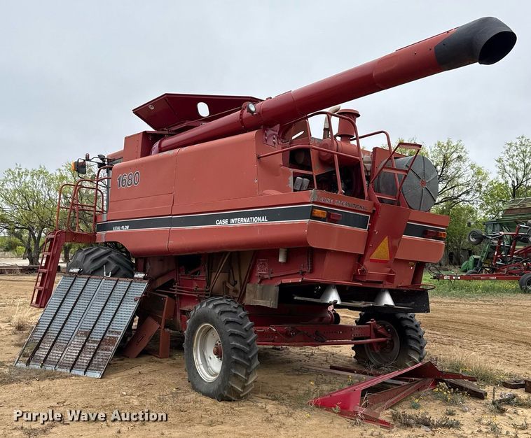 image for item EJ3610 1988 Case IH 1680 Axial-Flow combine
