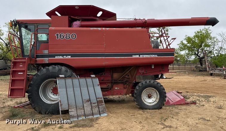 image for item EJ3610 1988 Case IH 1680 Axial-Flow combine