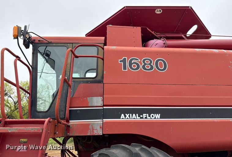 image for item EJ3610 1988 Case IH 1680 Axial-Flow combine