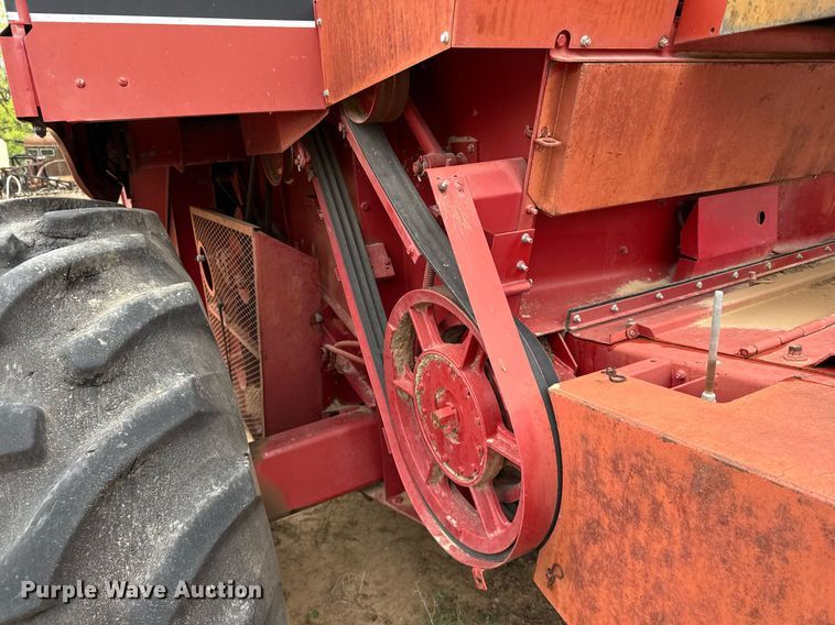 image for item EJ3610 1988 Case IH 1680 Axial-Flow combine