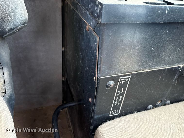 image for item EJ3610 1988 Case IH 1680 Axial-Flow combine