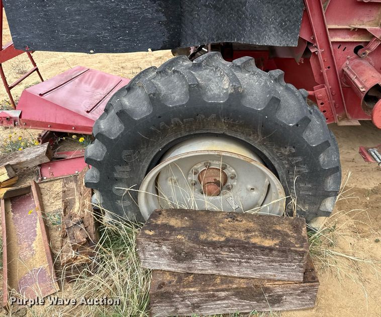 image for item EJ3610 1988 Case IH 1680 Axial-Flow combine