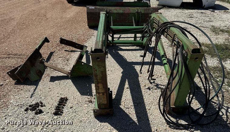 image for item EJ3616 John Deere 158 loader