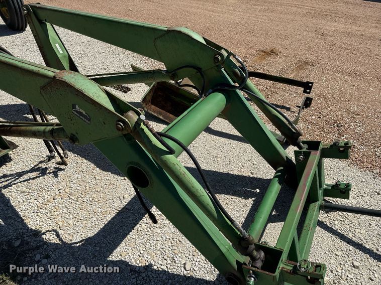 image for item EJ3616 John Deere 158 loader