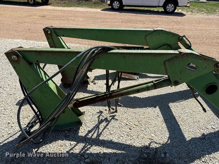 image for item EJ3616 John Deere 158 loader