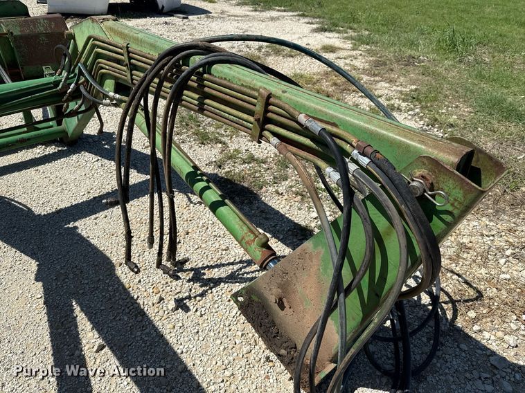 image for item EJ3616 John Deere 158 loader