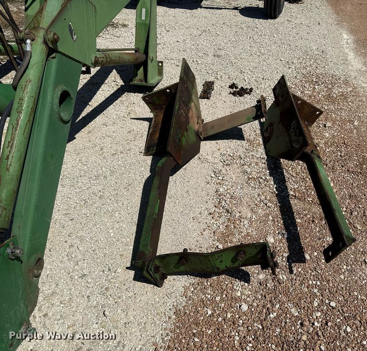 image for item EJ3616 John Deere 158 loader