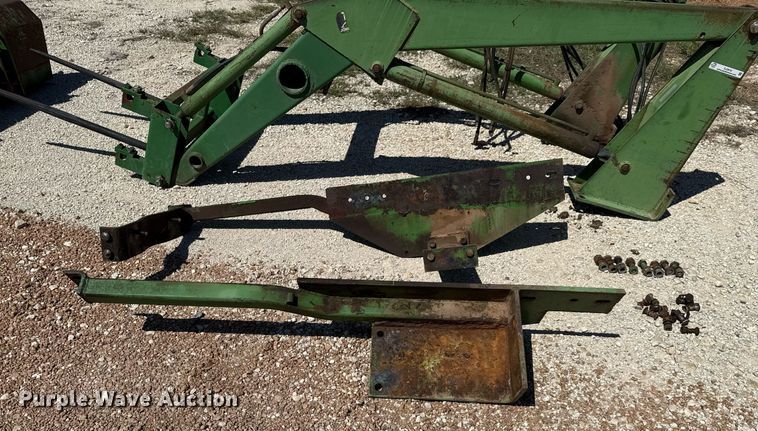 image for item EJ3616 John Deere 158 loader