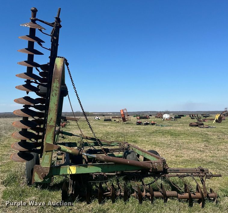 image for item EJ8339 John Deere 220 tandem disk