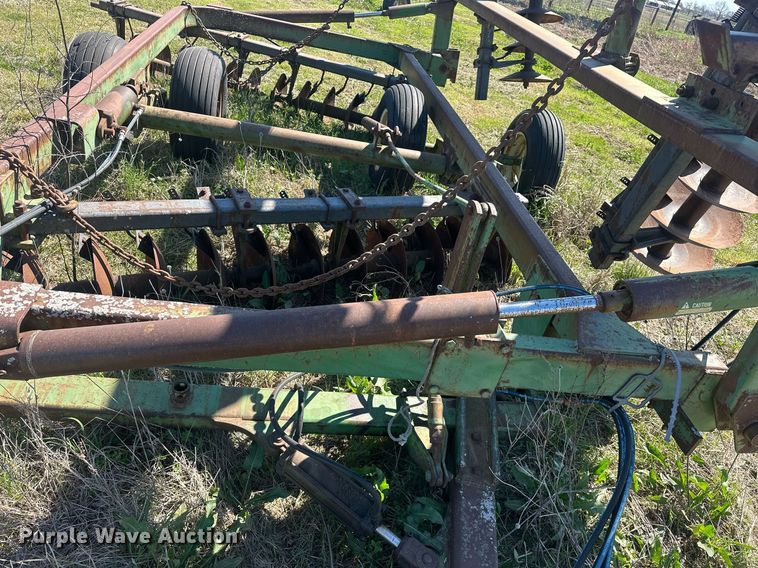 image for item EJ8339 John Deere 220 tandem disk