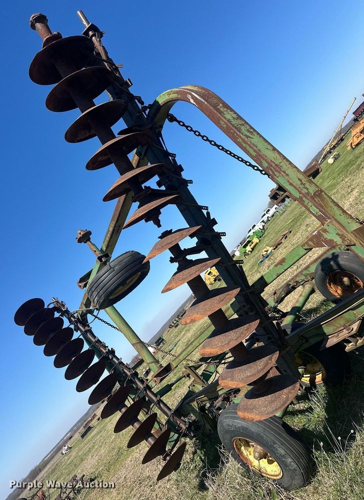 image for item EJ8339 John Deere 220 tandem disk