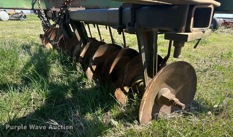 image for item EJ8339 John Deere 220 tandem disk