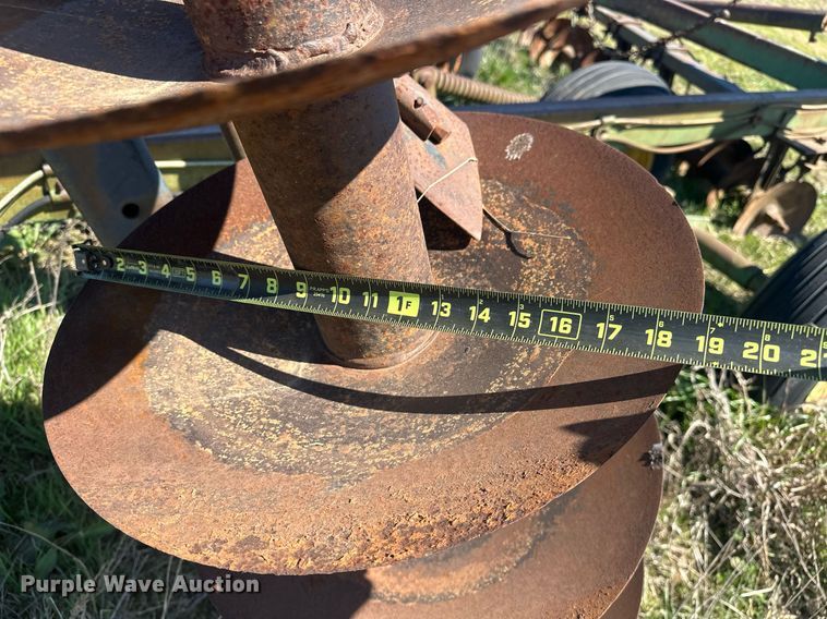 image for item EJ8339 John Deere 220 tandem disk