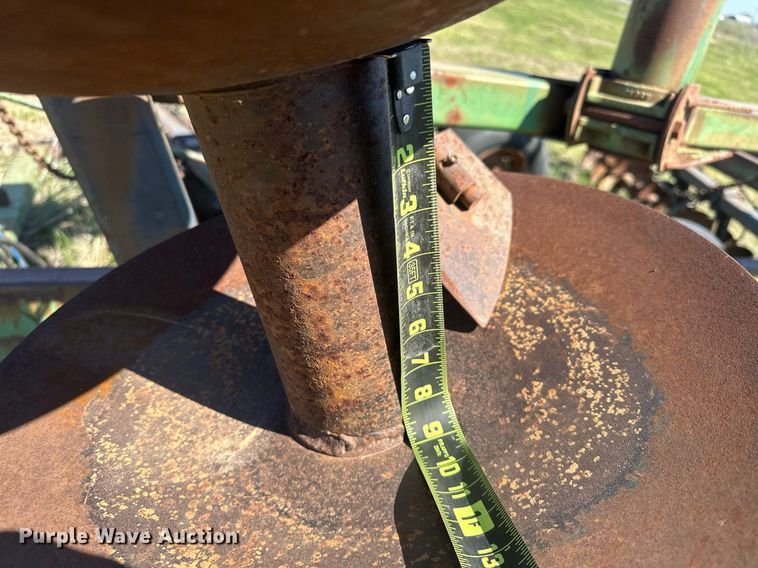 image for item EJ8339 John Deere 220 tandem disk