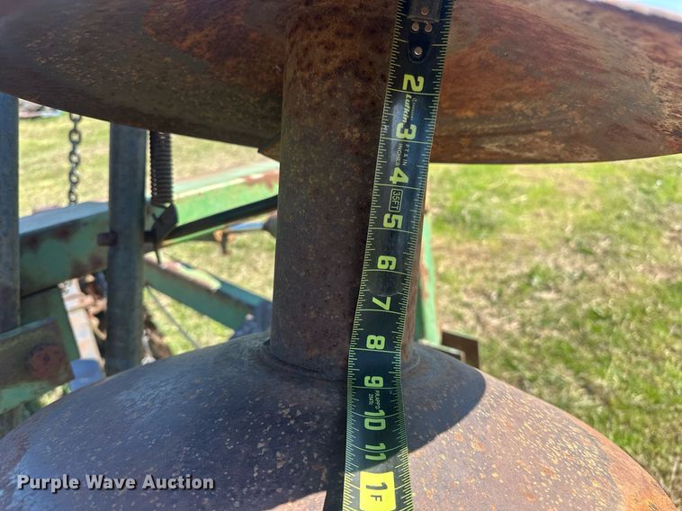 image for item EJ8339 John Deere 220 tandem disk