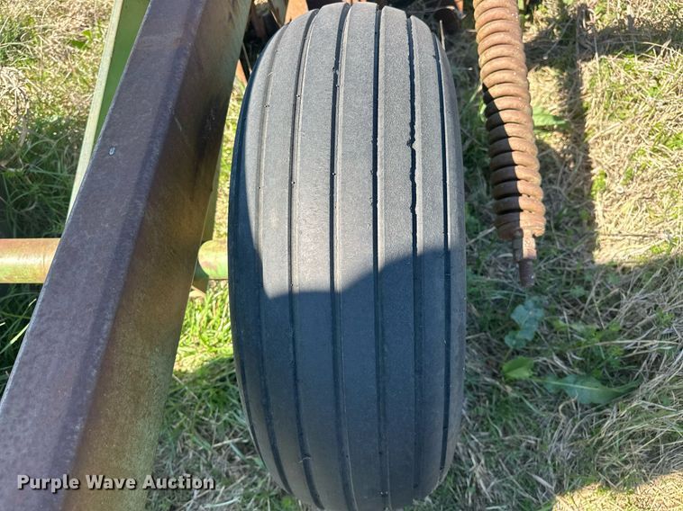 image for item EJ8339 John Deere 220 tandem disk