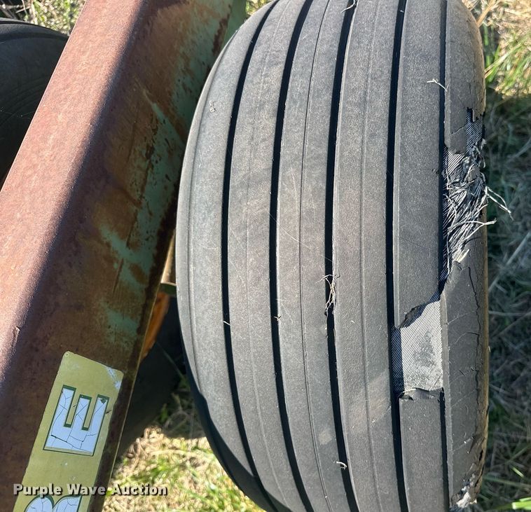 image for item EJ8339 John Deere 220 tandem disk