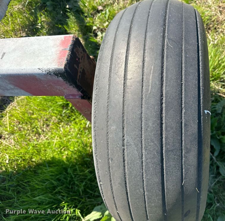 image for item EJ8340 Clark Quality NH3 tank running gear