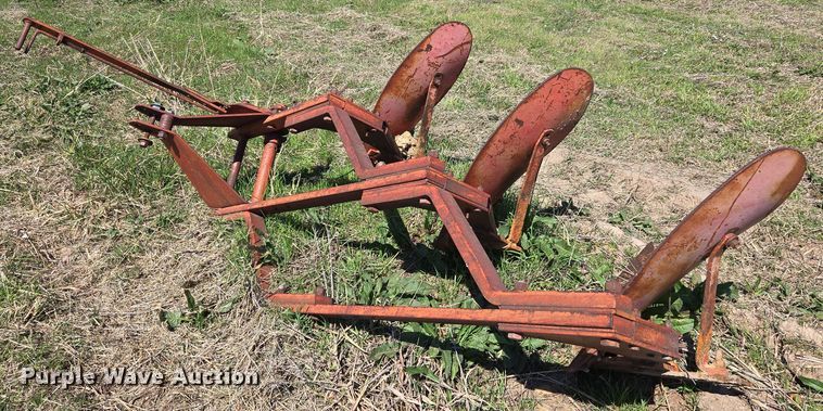 image for item EJ8342 Ford I0-458 three bottom plow