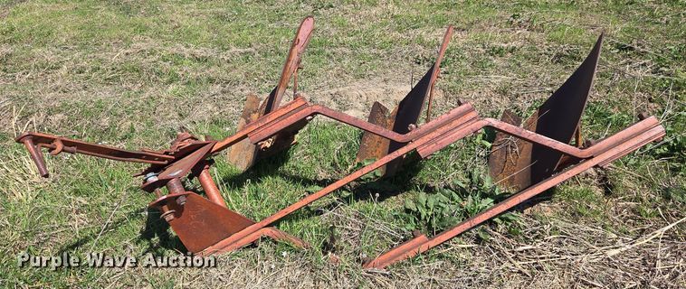 image for item EJ8342 Ford I0-458 three bottom plow