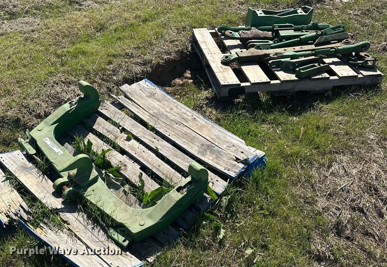 image for item EJ8353 Tractor parts