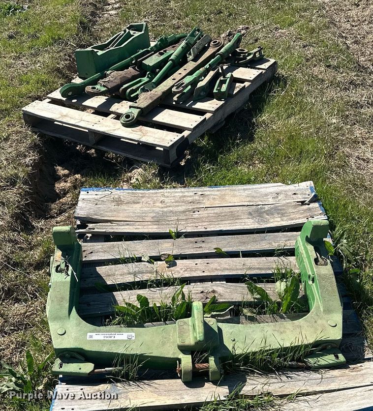 image for item EJ8353 Tractor parts