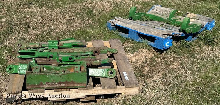 image for item EJ8353 Tractor parts