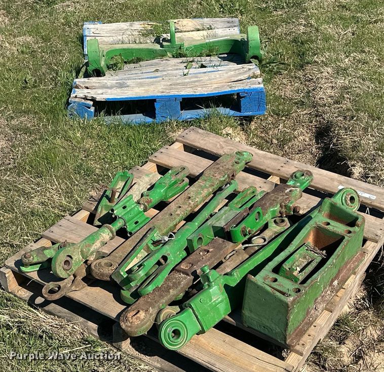 image for item EJ8353 Tractor parts