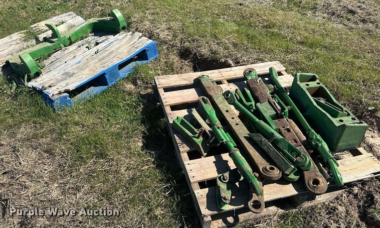 image for item EJ8353 Tractor parts