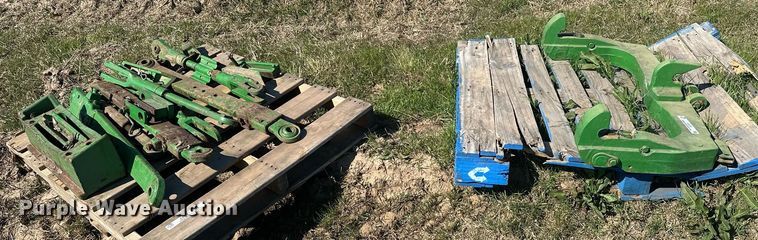 image for item EJ8353 Tractor parts