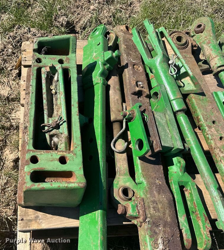 image for item EJ8353 Tractor parts