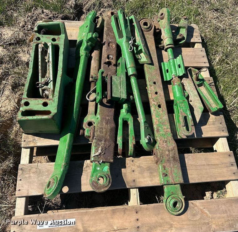 image for item EJ8353 Tractor parts