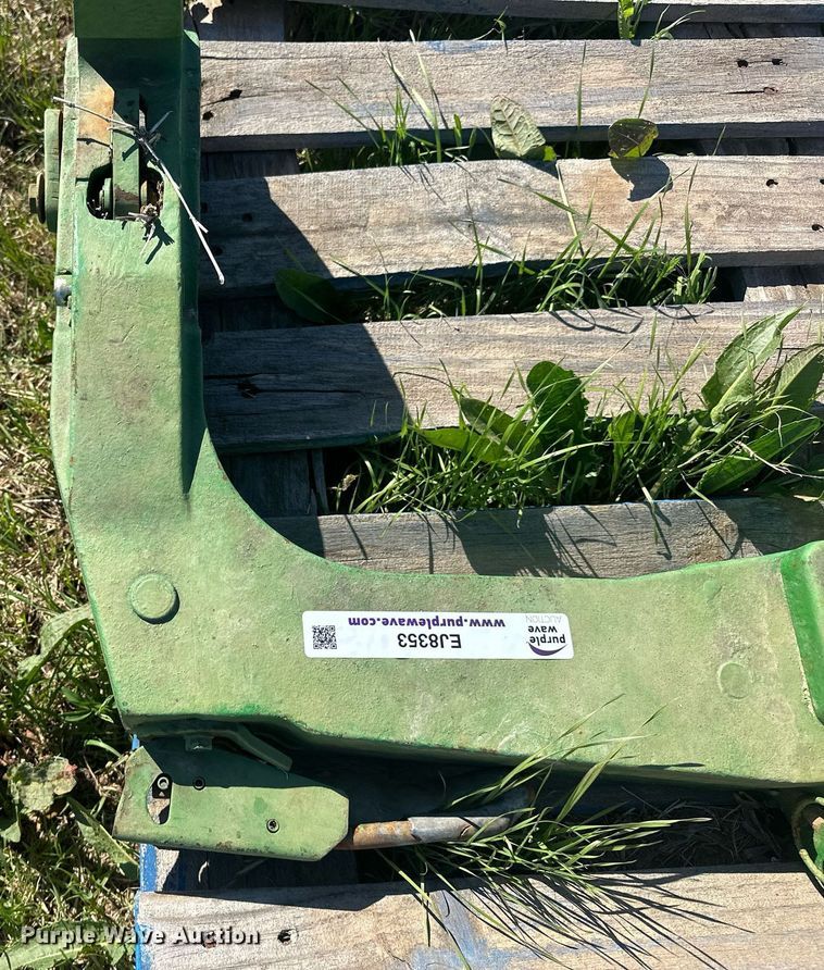 image for item EJ8353 Tractor parts