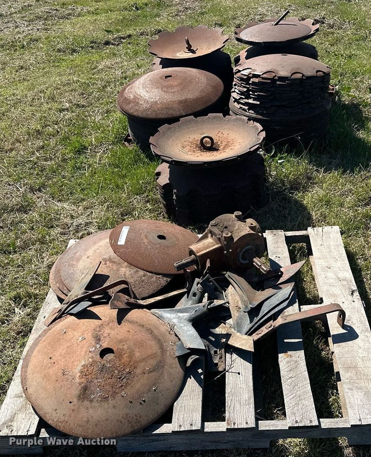 image for item EJ8354 Approximately 200 disks